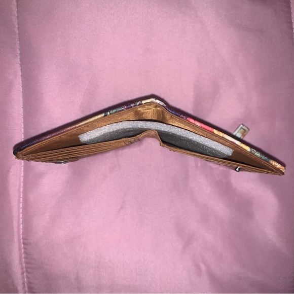 Floral Wallet - Picture 5 of 5